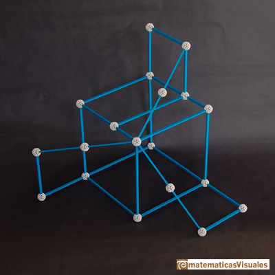 Volumen de un dodecaedro: descomposición en piezas para calcular el volumen realizada con Zome | matematicasVisuales