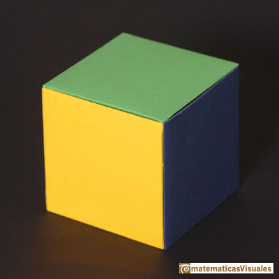 Sólidos platónicos: cubo hecho con cartulina | matematicasVisuales