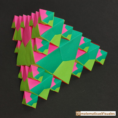 Volume of a tetrahedron: origami, octahedra inside a tetrathedron  | matematicasVisuales