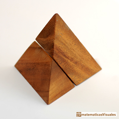 Sections in a tetrahedron: puzzle cross-section of a regular tetrahedron | matematicasVisuales