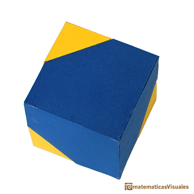 Sección hexagonal de un cubo: tesela el espacio | matematicasVisuales